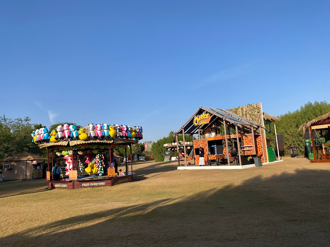 تناول الطعام في مطاعم السفاري حجز تذاكر سفاري الرياض.