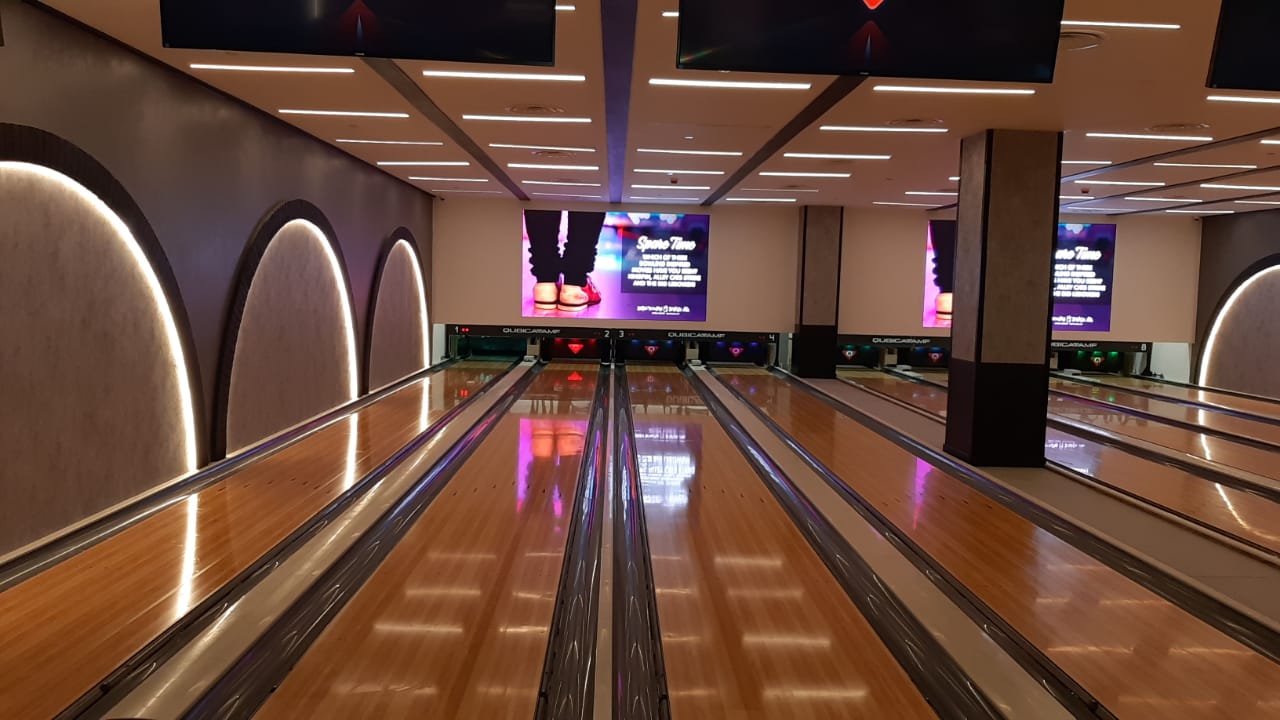 حديقة الشلال الترفيهية بجدة - صالة البولينج