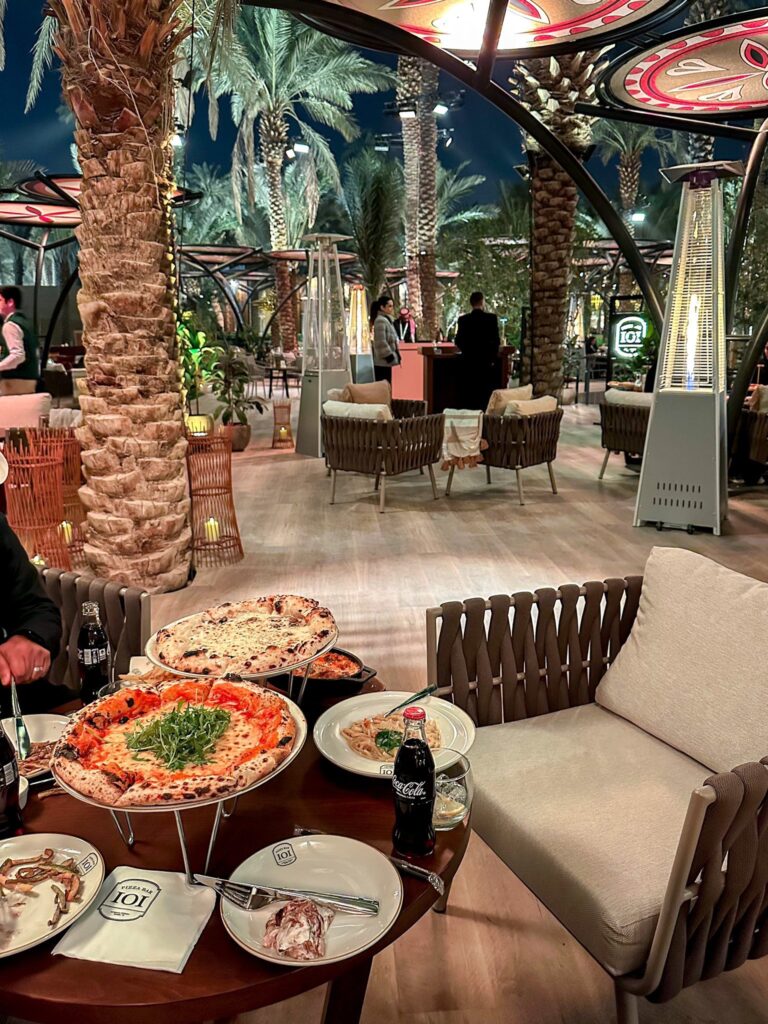 مطعم بيتزا بار (Pizza Bar IOI) - مطاعم ليالي الدرعية